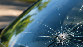 Pare-brise fissuré : quels sont les risques à continuer de rouler ? - Actu auto du 1 septembre